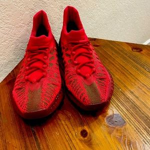 Slightly Worn Yeezy Boost 350 V2’s not in original box